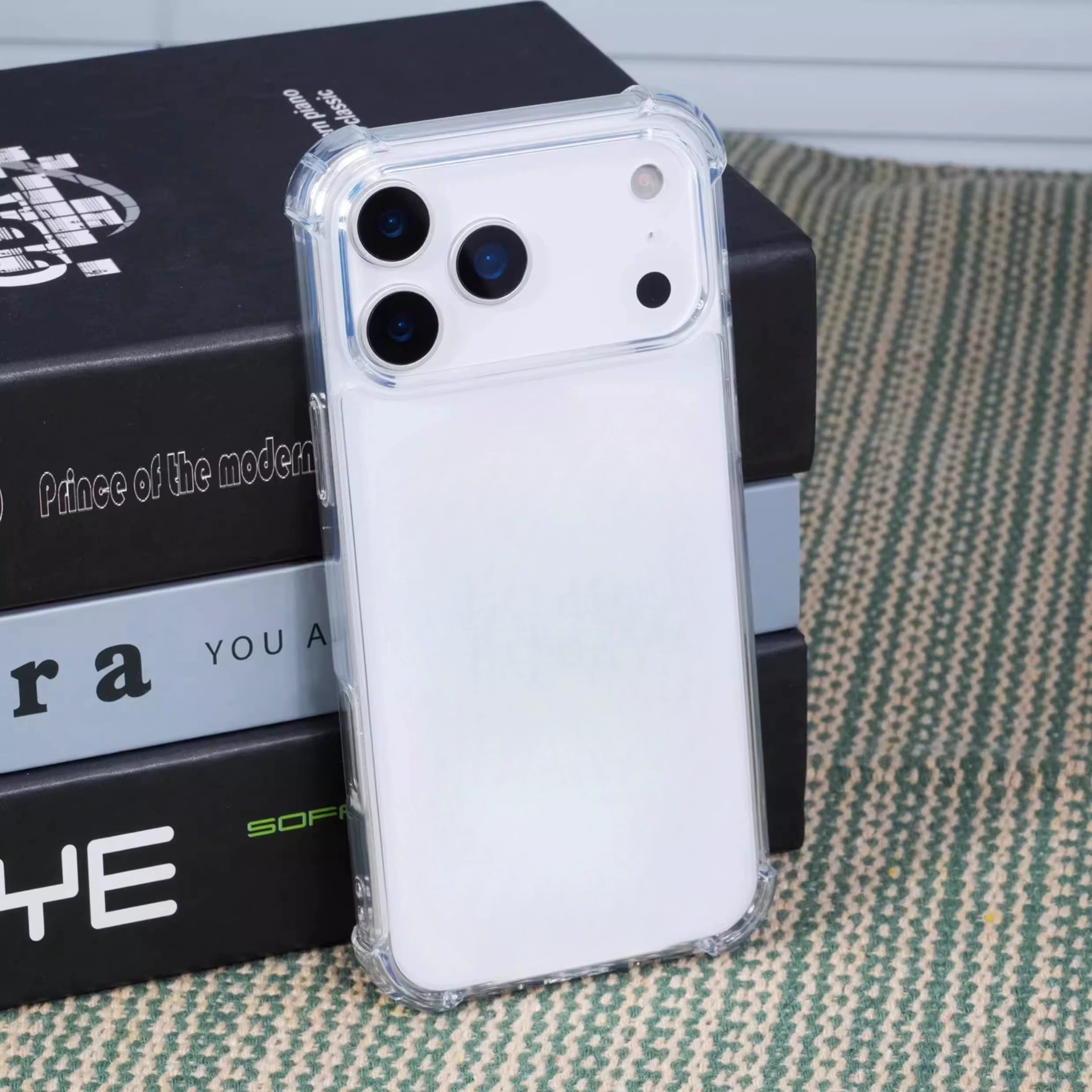 Чехол для телефона (Apple iPhone 17 Pro / 17 Pro Max), TPU с воздушным подушками, ударопрочные углы, толщина 1,5 мм