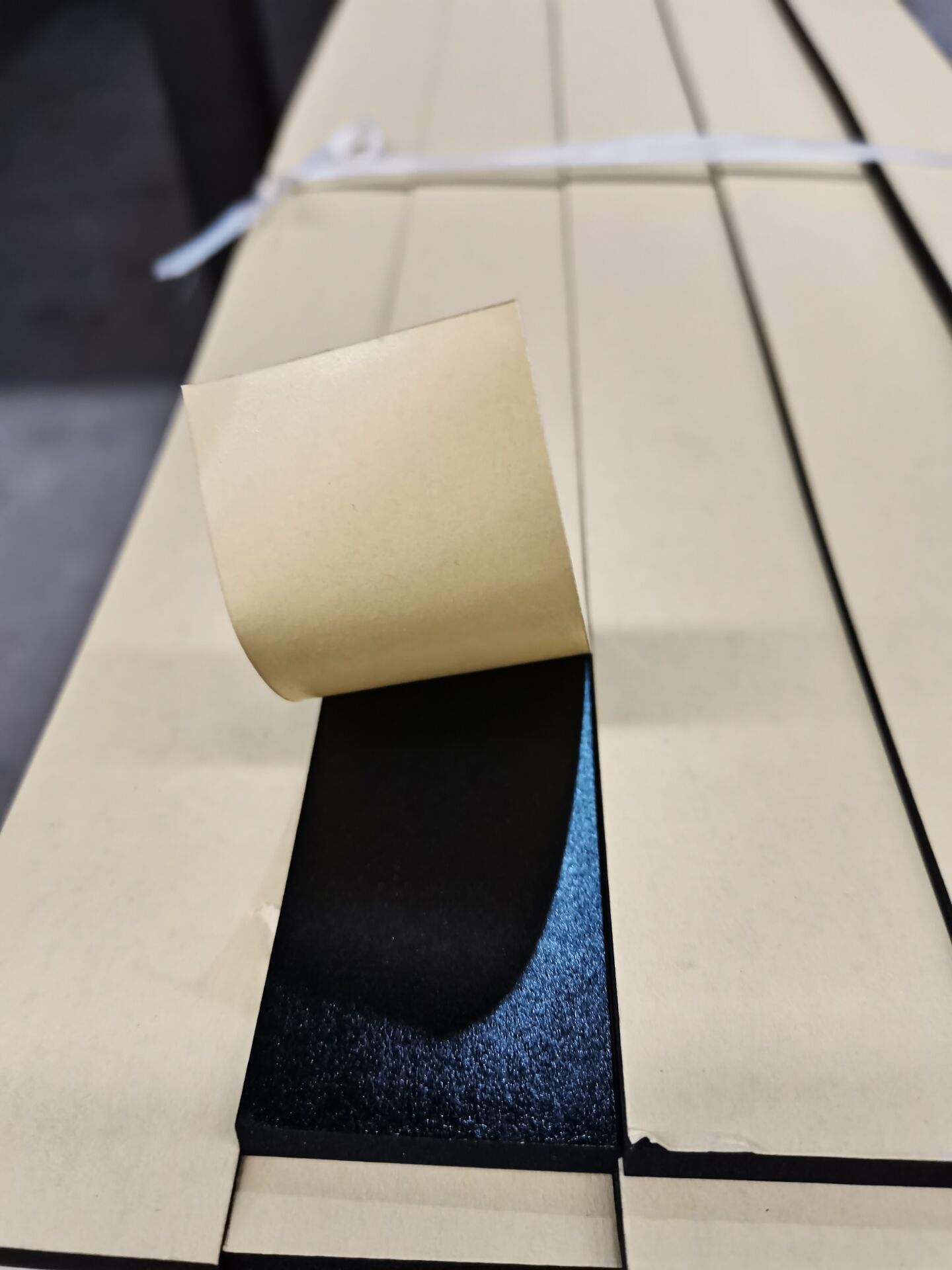 厂家供应黑色单面带胶防水防漏堵漏密封胶条EVA/EVA单面带胶