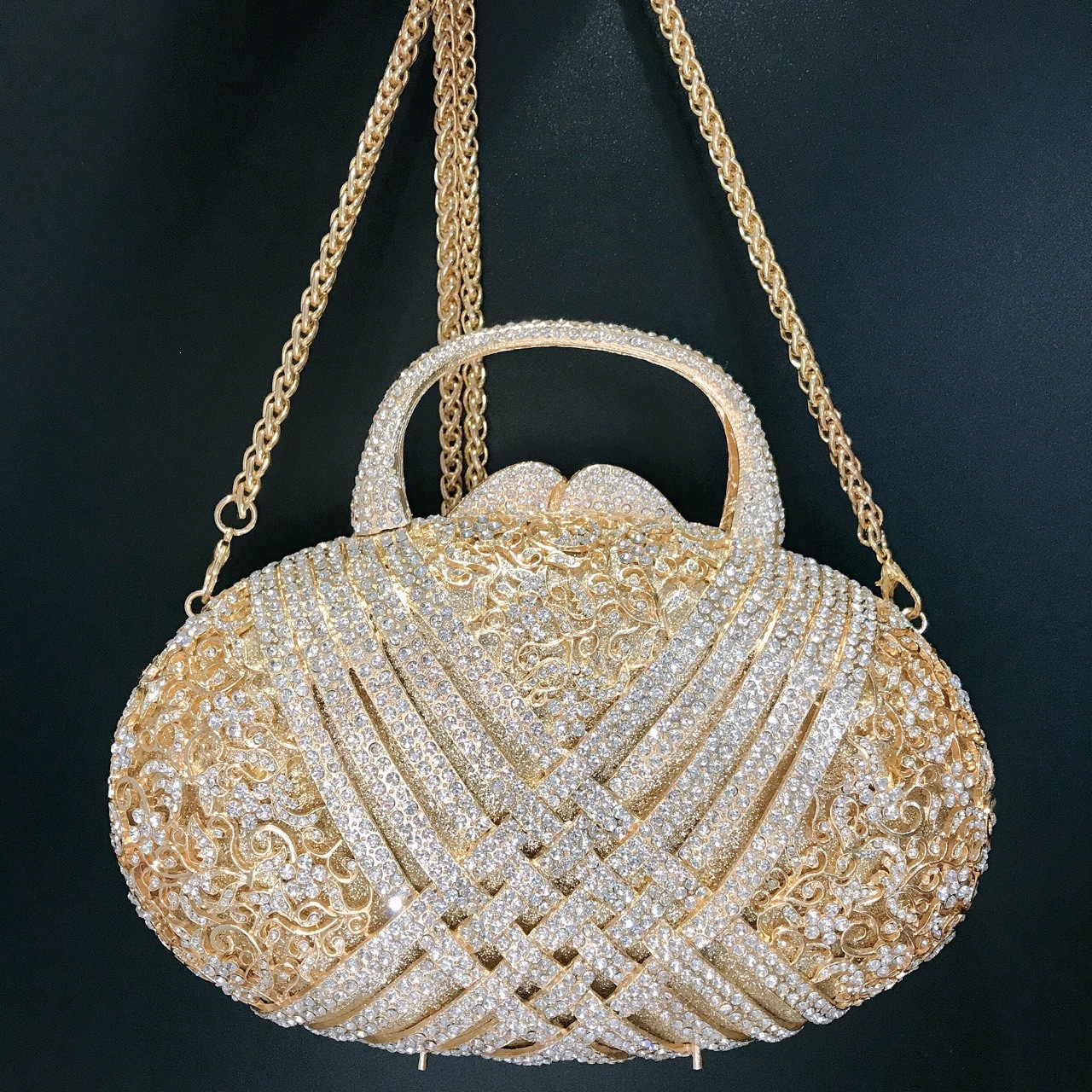 Nuevo paquete de banquete de diamantes transfronterizo bolsas de mano de banquete europeas y estadounidenses bolsas de hombro portátiles de diamantes trenzadas embrague duro