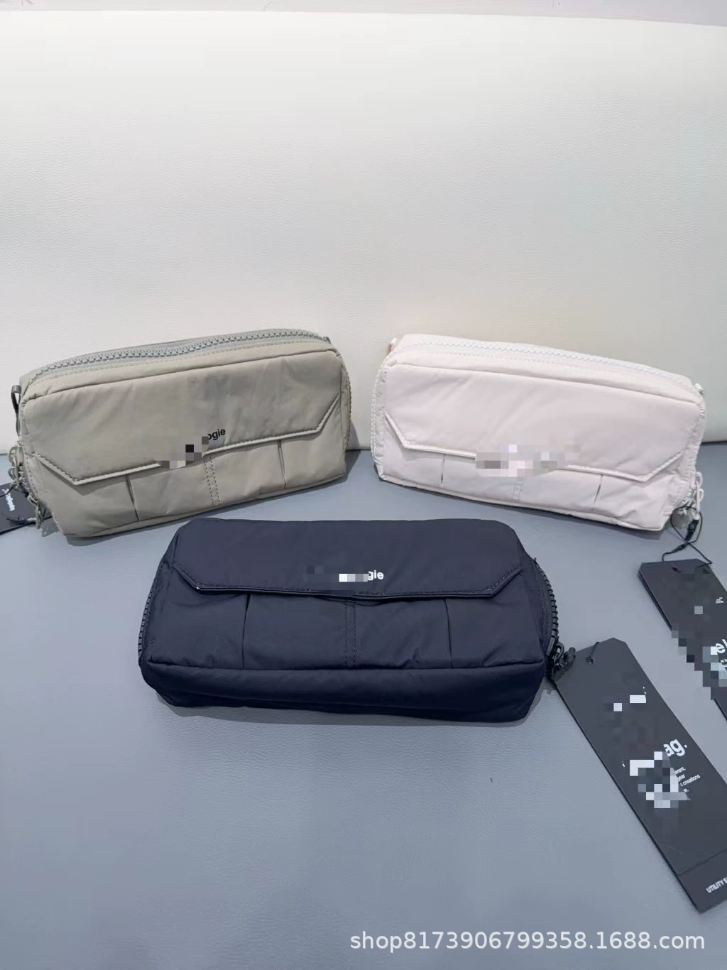 Shoulder bag, sports one-shoulder bag for men and women