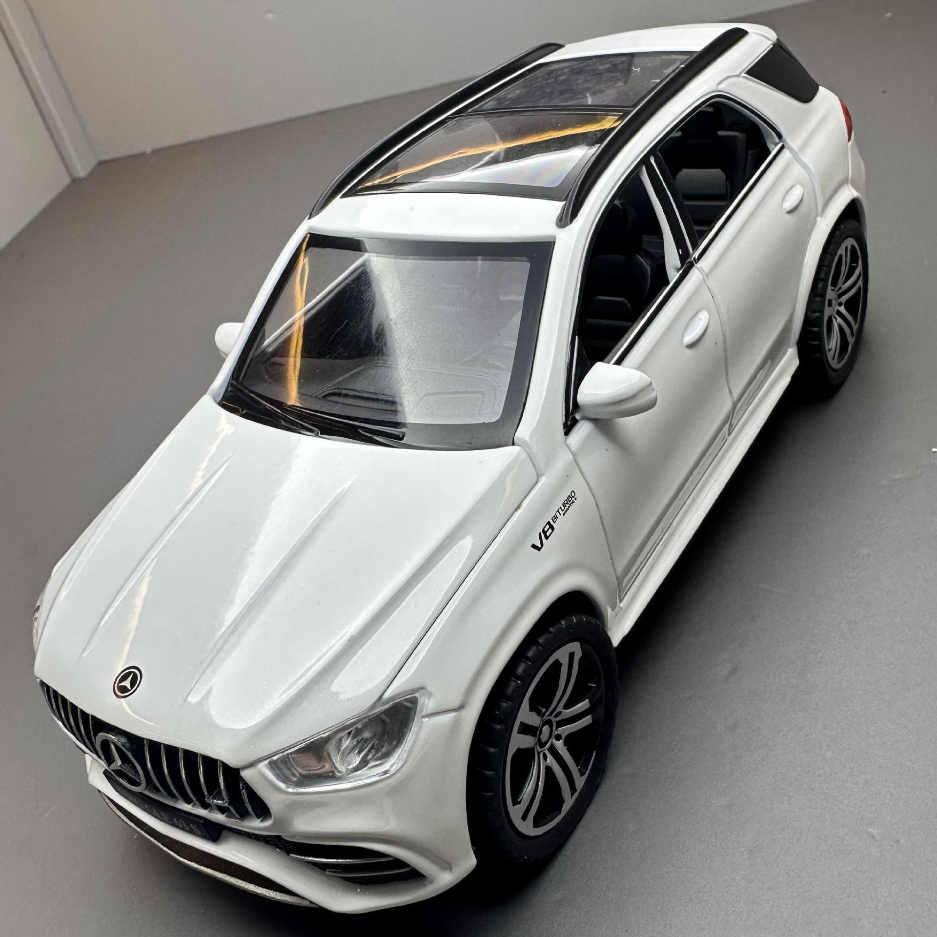 Jiaye modelo de coche de aleación 1: 32 Big Ben GLE63S off-road Vehículo de sonido y luz tire hacia atrás 6 Puerta Abierta modelo de juguete colección de decoración