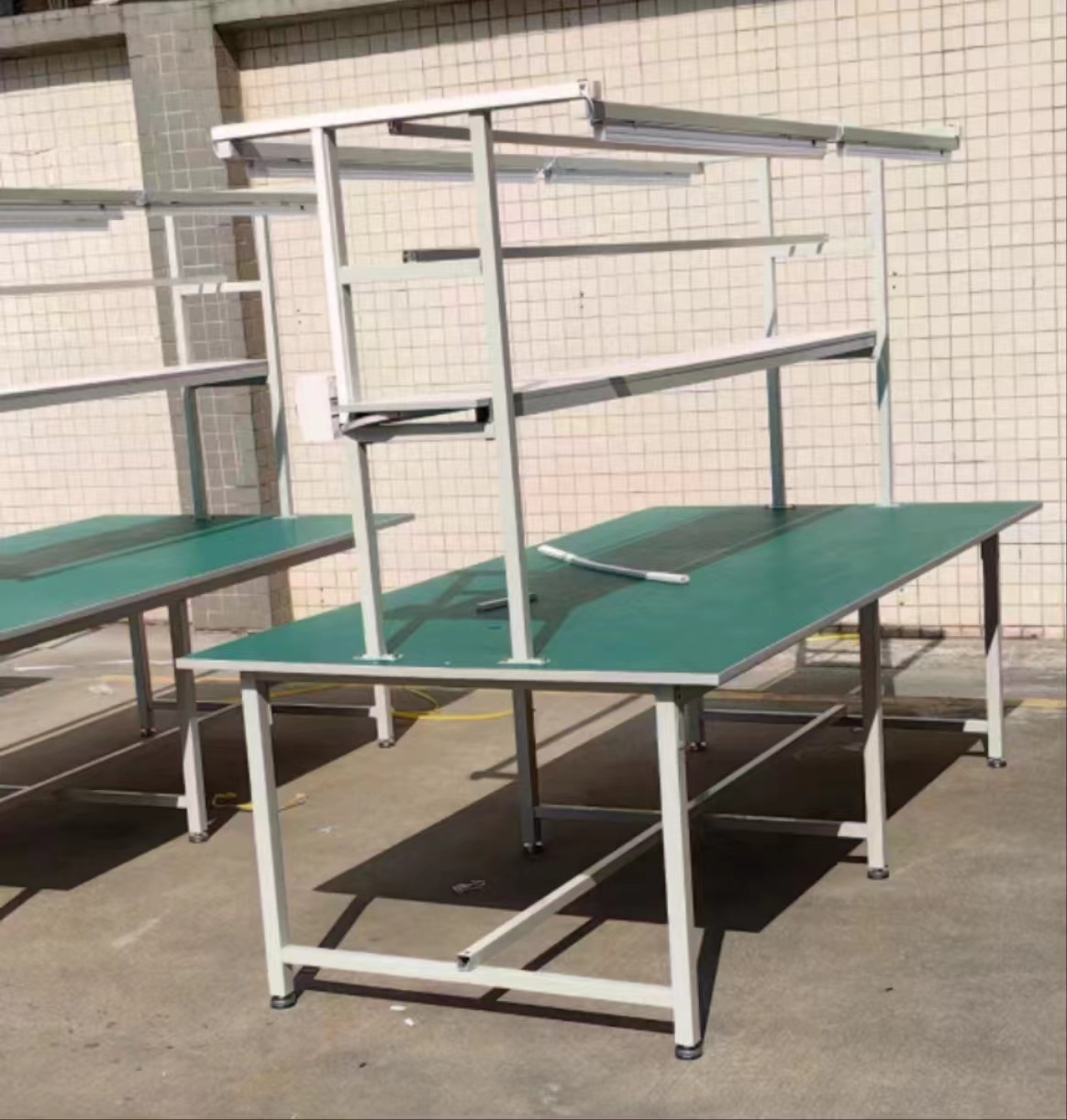 mesa de trabajo antiestático con lámpara línea de producción de montaje de línea de dibujo mesa de mantenimiento de taller de fábrica mesa de embalaje mesa de operación