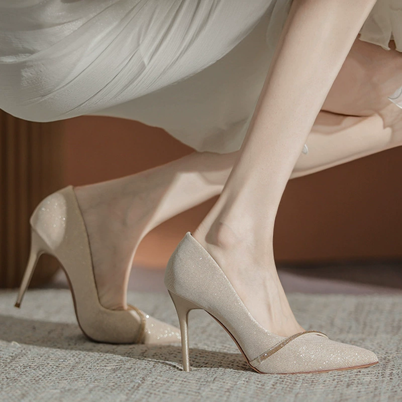 2023 новые туфли на высоком каблуке для студентов, Женская весенне-летняя черная обувь на шпильке с острым мелким ртом, блестящий Профессиональный темперамент