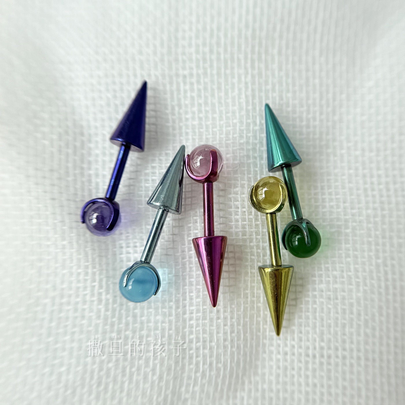 Pointed titanium steel lip stud product view