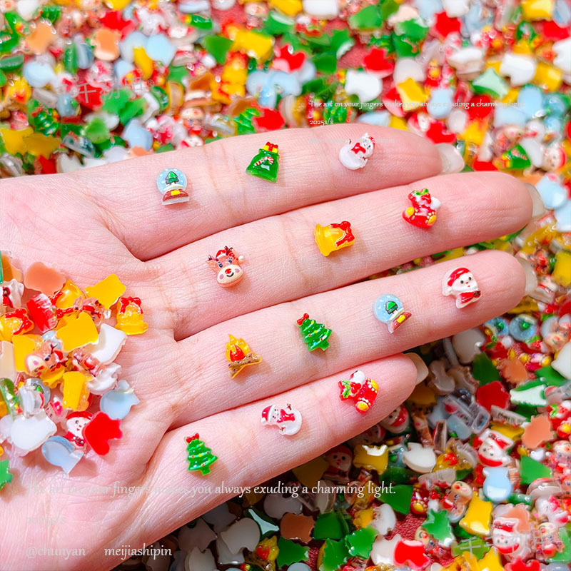 2025 Mini Christmas Cartoon Nail Art Ornaments Three-Dimensional Cute Christmas Hat Snowman Resin DIY Nail Accessories