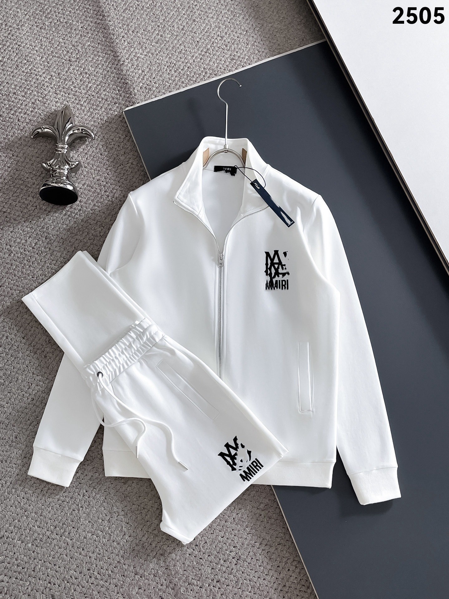 White 2505 / M