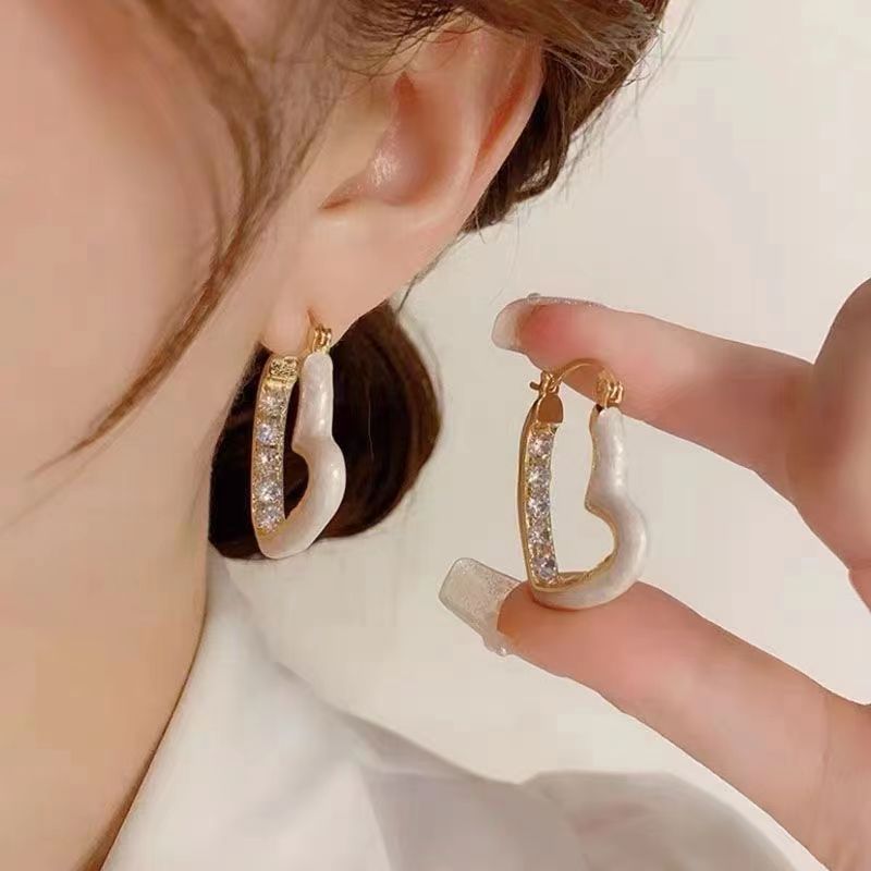 1 Pair Quantity Daily Occasion Alloy Material 1 Pair Lady Heart Shape Enamel Inlay Alloy Artificial Gemstones Earrings