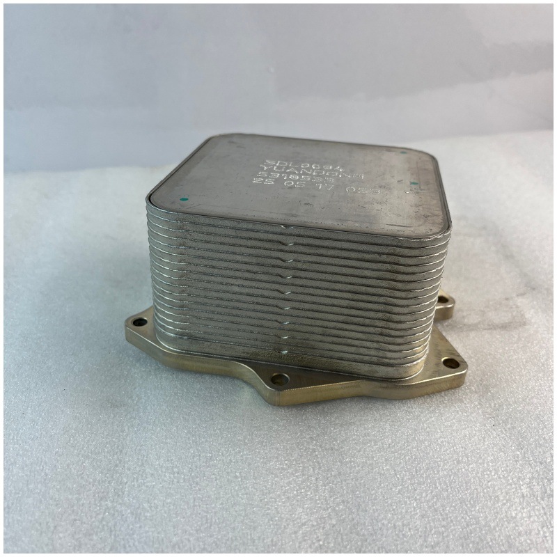 5318533 Is Suitable for Foton Cummins Isf2.8 Car Oil Cooler Radiator 5318533