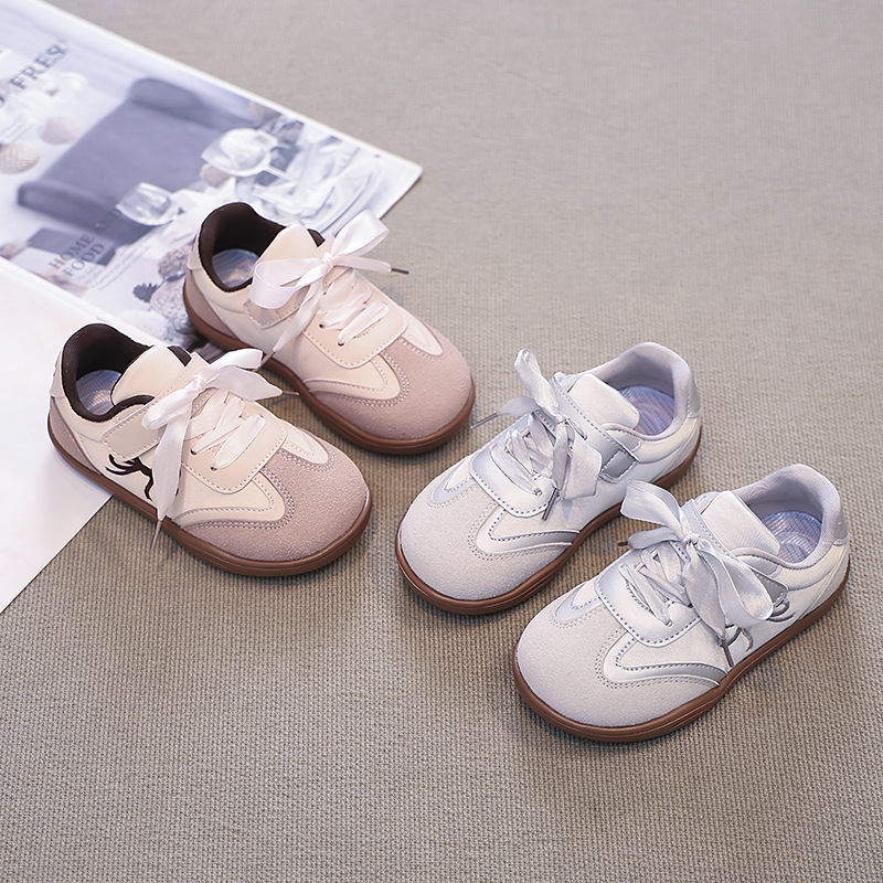 2025 primavera y otoño nuevos zapatos deportivos infantiles casuales zapatos blancos casuales coreanos zapatos casuales para niños zapatos de entrenamiento para niñas image 3