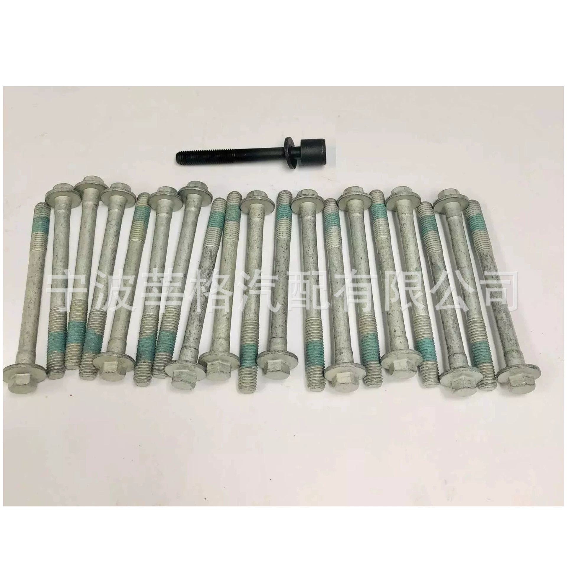 Применимо к модели GM2014 и выше. Комплект болтов головки двигателя пятого поколения 5.3L 6.2L 11546959