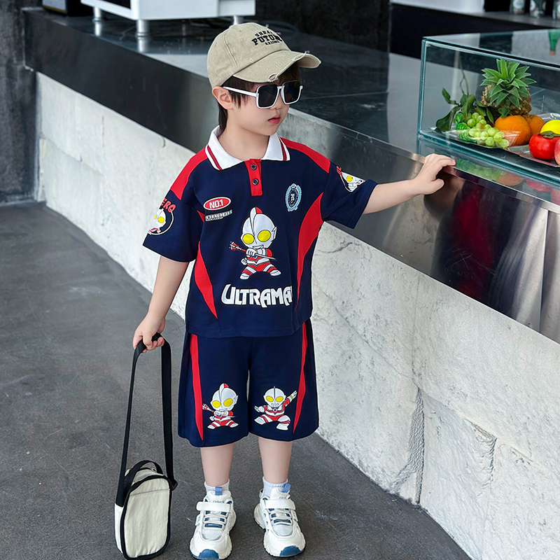 Ultraman Boys yozgi polo futbolka to'plami 2026 yilgi yangi bolalar sport yozgi kiyimlari o'g'il bolalar uchun multfilm kalta yengli