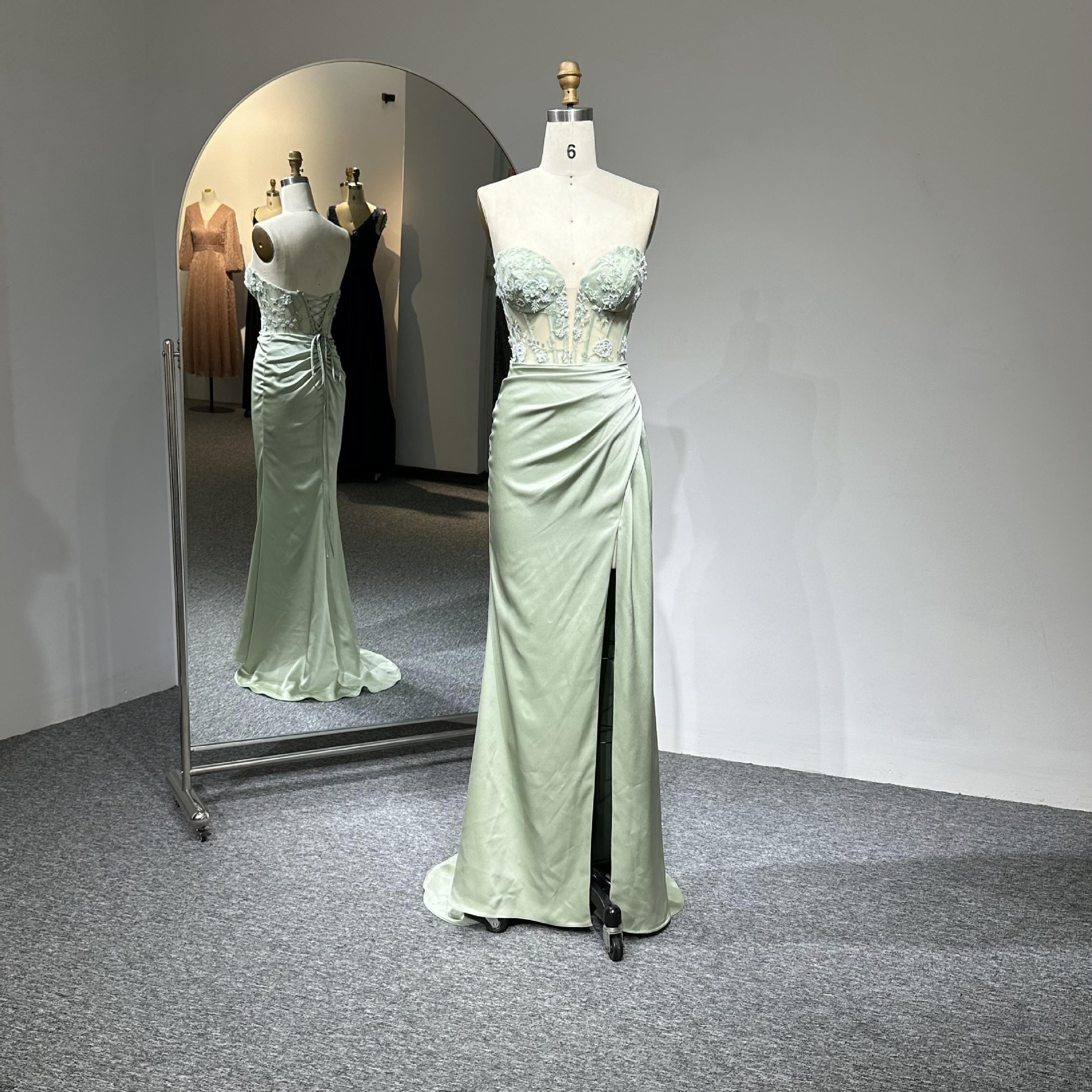 Factory Export Sexy See-Through Embroidered Pleated Small Tail Prom Evening Dress Dinner Awards Ceremony Dress