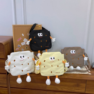Japanese cute girl casual messenger bag small design cartoon girl shoulder bag large capacity bag wholesale