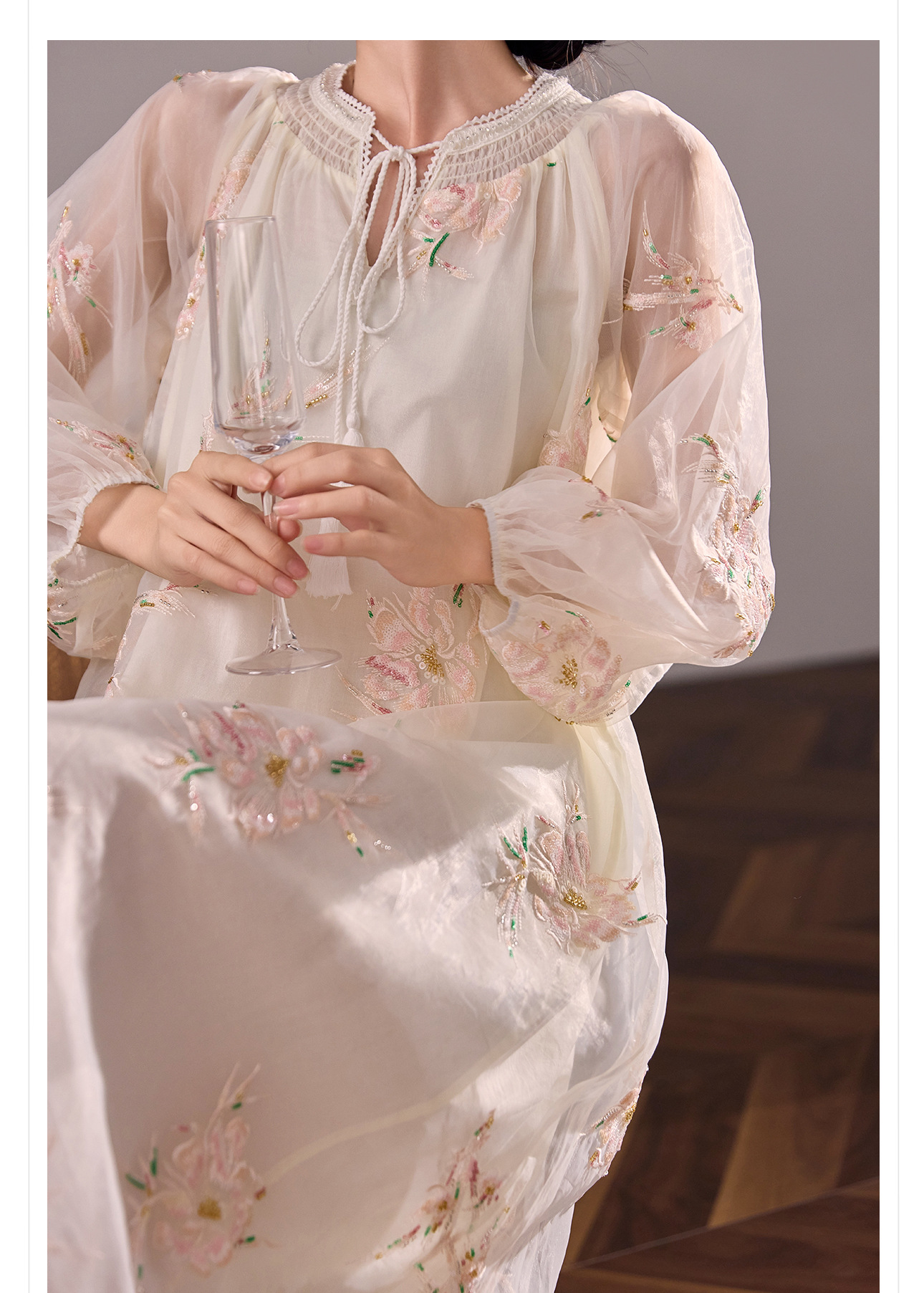 Đầm maxi nữ dài tay in họa tiết phong cách dân tộc, vạt xòe rộng N4039 — quả mơ chi tiết 2