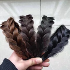 魚の骨のお下げの偽のカチューシャのネットの赤い新商品の麻の花のお下げの髪のカチューシャは歯の滑り止めを持って外に出るかつらのカチューシャの髪飾りをします。