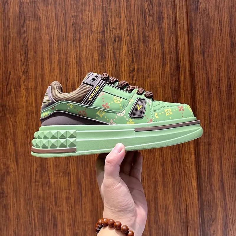 2025 primavera nuevos zapatos de hombre moda estampados zapatos de deporte casuales suela gruesa realce zapatos deportivos cómodos de todos los partidos