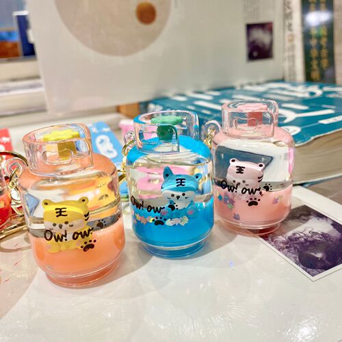 Cute little tiger keychain small animal quicksand pendant crystal creative small gift bag pendant car key chain