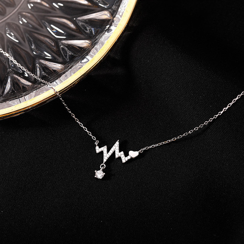 Japanese and Korean Style Summer New Heartbeat Necklace for Women, Unique and Trendy, Instagram Influencer, ECG Lock Chain, Choker Necklace