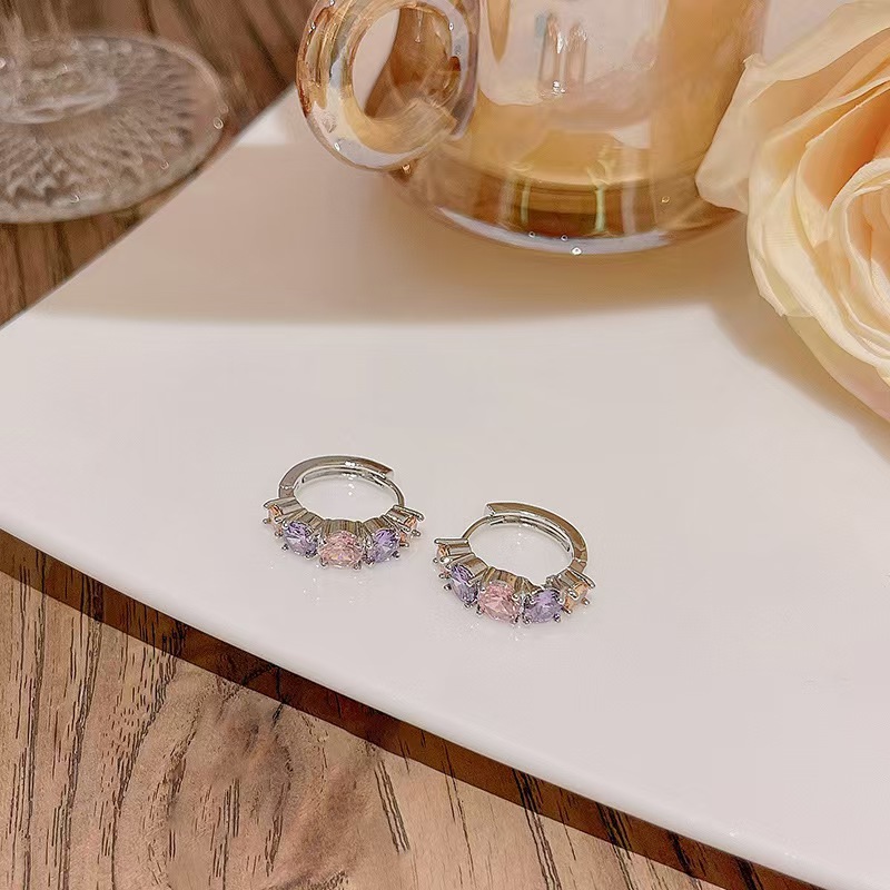 Estilo ins, circón de color de moda, botones de oreja de lujo ligeros, pendientes pequeños y exquisitos de alta gama, personalidad, pendientes de todo fósforo