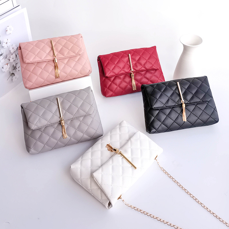 New Style Simple Rhombus Embroidery Thread Messenger Small Square Bag display picture 2
