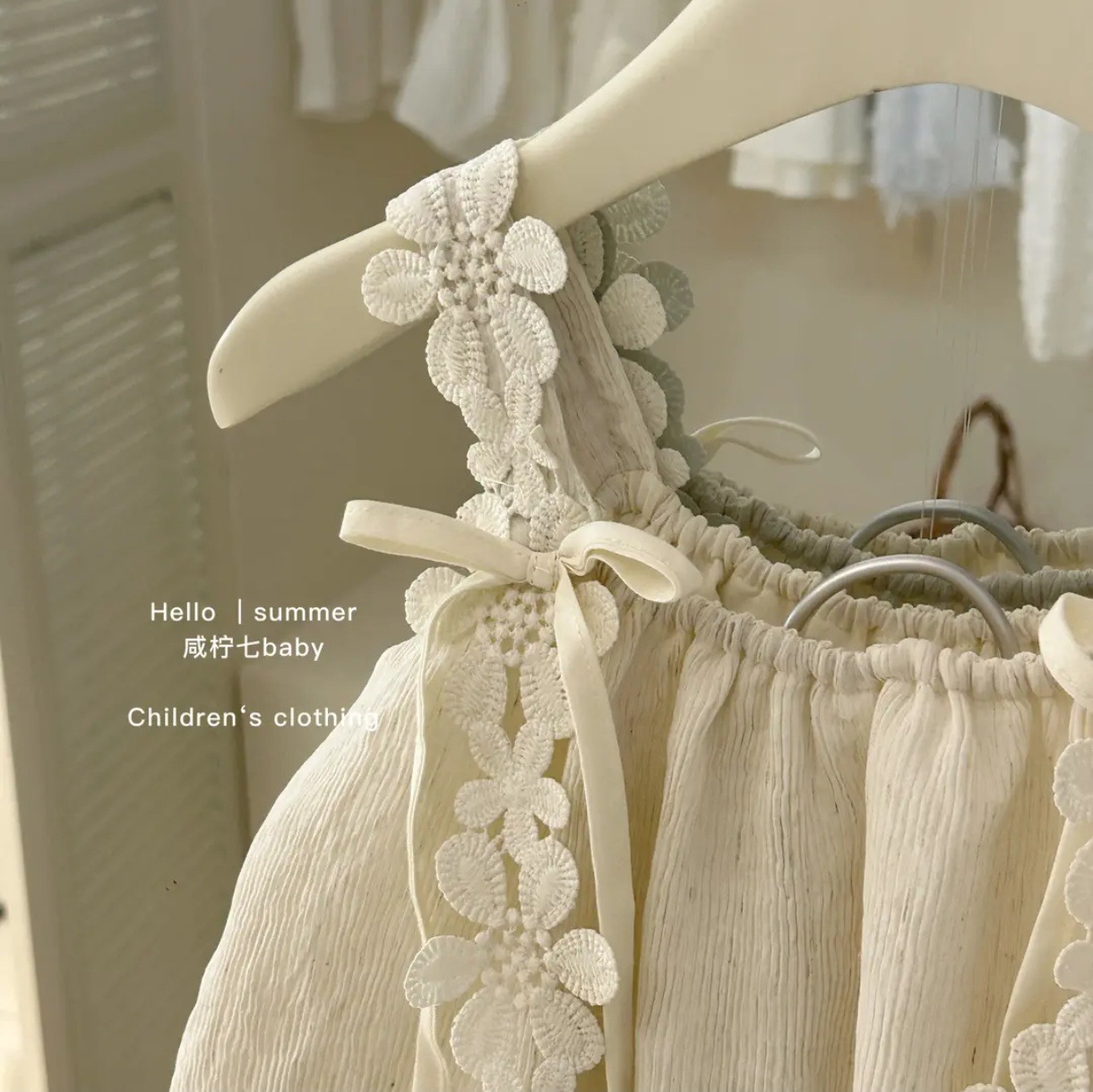 Qi Qiqi nicho temperamento vestido de cordón bebé verano nuevo vestido de vacaciones vestido de moda infantil