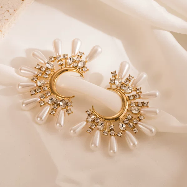 Korean Style Accessible Luxury High-End Pearl Earrings for Women Alloy Inlaid with Rhinestones C-Shaped Earrings Ins Fashion Popular Earrings