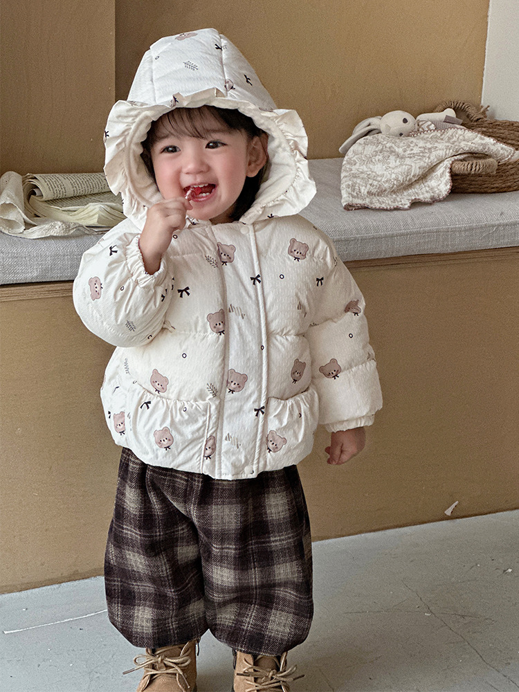 Abrigo para bebés versión coreana de ropa de invierno linda y súper linda, oso de dibujos animados de estilo occidental, grueso y cálido, ropa de algodón de salida de invierno, marea