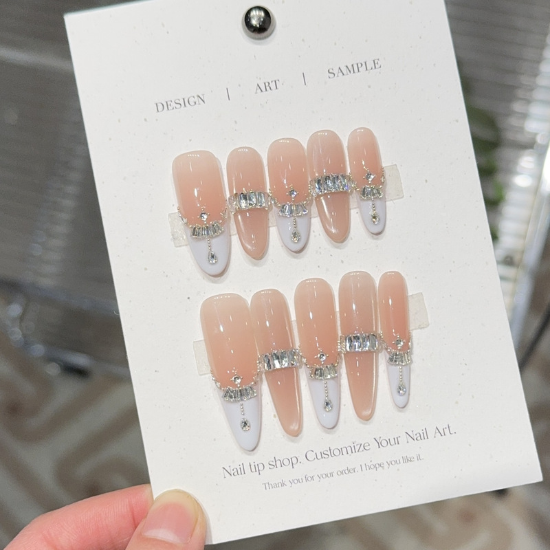 Qianfan [Snow White] Luxurious Handmade Cat Eye Wearable Nails, Purely Handmade Nail Art Patches, Medium-Length False Nails