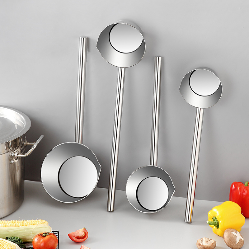 Thickened stainless steel water ladle multi-functional water Spoon soup spoon with mouth soup spoon Long round handle spoon lengthened spoon