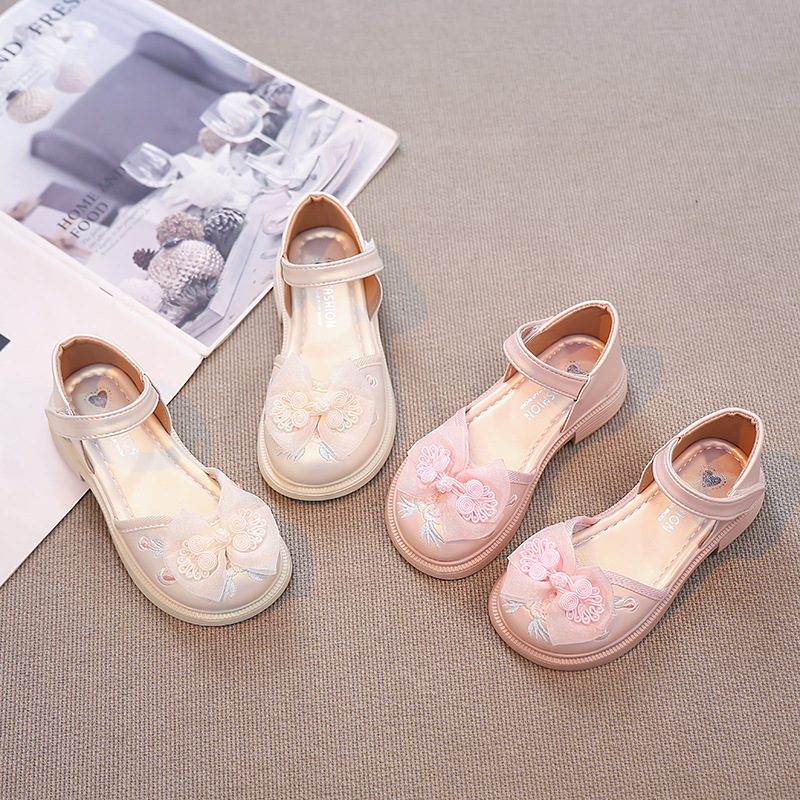 Sandalias para niñas 2025 verano nuevos zapatos de estilo antiguo para niños zapatos de princesa para niñas zapatos Hanfu de estilo chino bordado marea