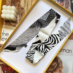 經典花紋小絲巾女春秋季高級感百搭西裝圍脖細窄2024新長條小圍巾