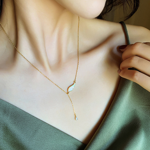 Necklace white shell wings new women's light luxury niche titanium steel clavicle chain ins style simple internet celebrity exquisite accessories