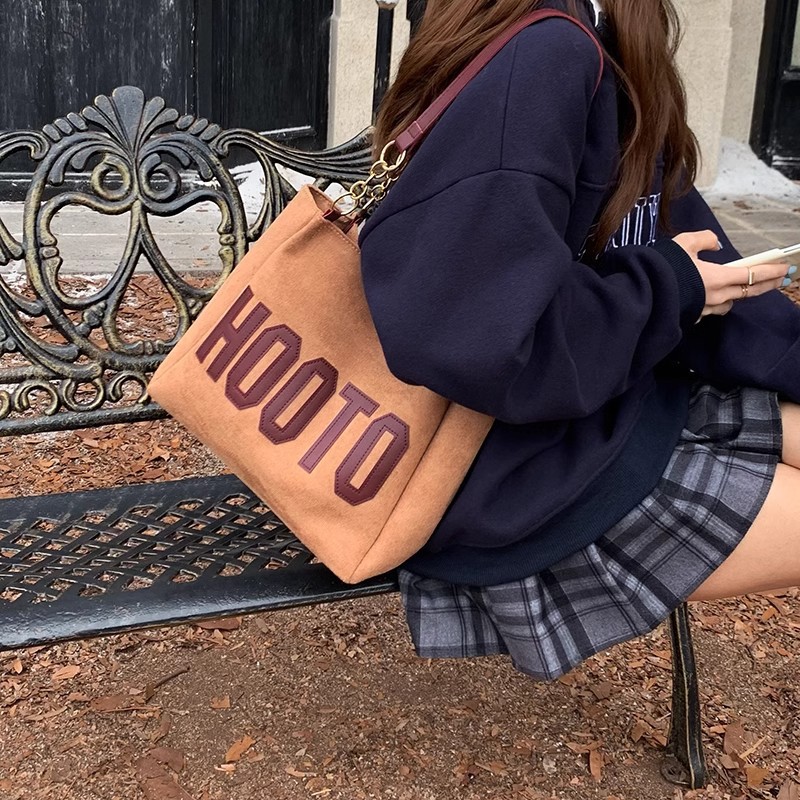 Best-selling women's bags, large-capacity bags, 2023 new Korean style popular letter college student class shoulder bags, tote bags undefined