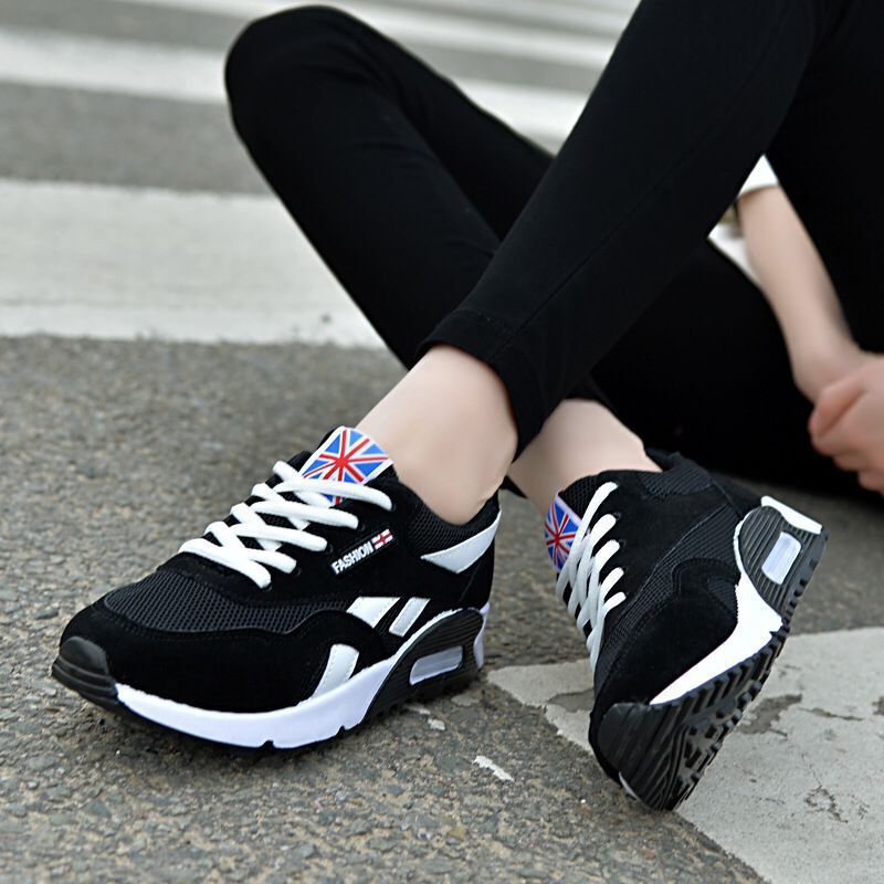 Sneaker Image 4