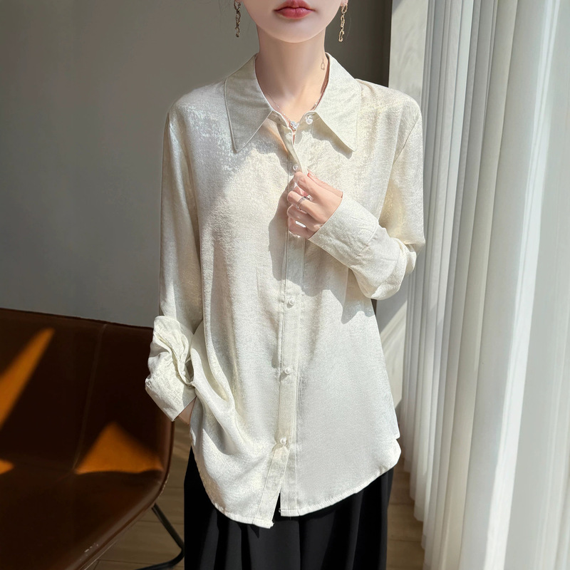 26 Spring New Acetate Shirt, Silky and Lightweight, Pearlescent Glossy Loose-Fitting Solid Color Shirt, Commuter Turn-Down Collar Shirt 26 Spring New Acetate Shirt, Silky and Lightweight, Pearlescent Glossy Loose-Fitting Solid Color Shirt, Commuter Turn-Down Collar Shirt
