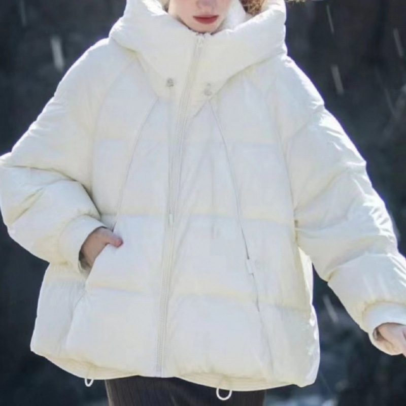 밀키 화이트 다운 재킷