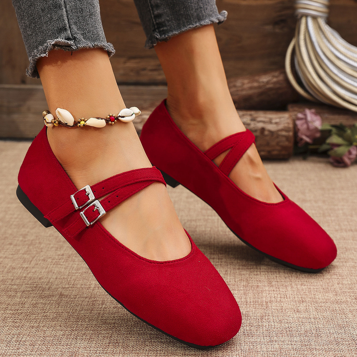 2025 봄과 여름 새로운 여성 신발 레드 더블 얇은 벨트 버클 발레 스타일 플랫 바닥 레오파드 무늬 스웨이드 43 플러스 사이즈 신발