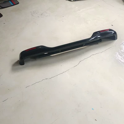 Bumper 5 and Wingle 7 rear