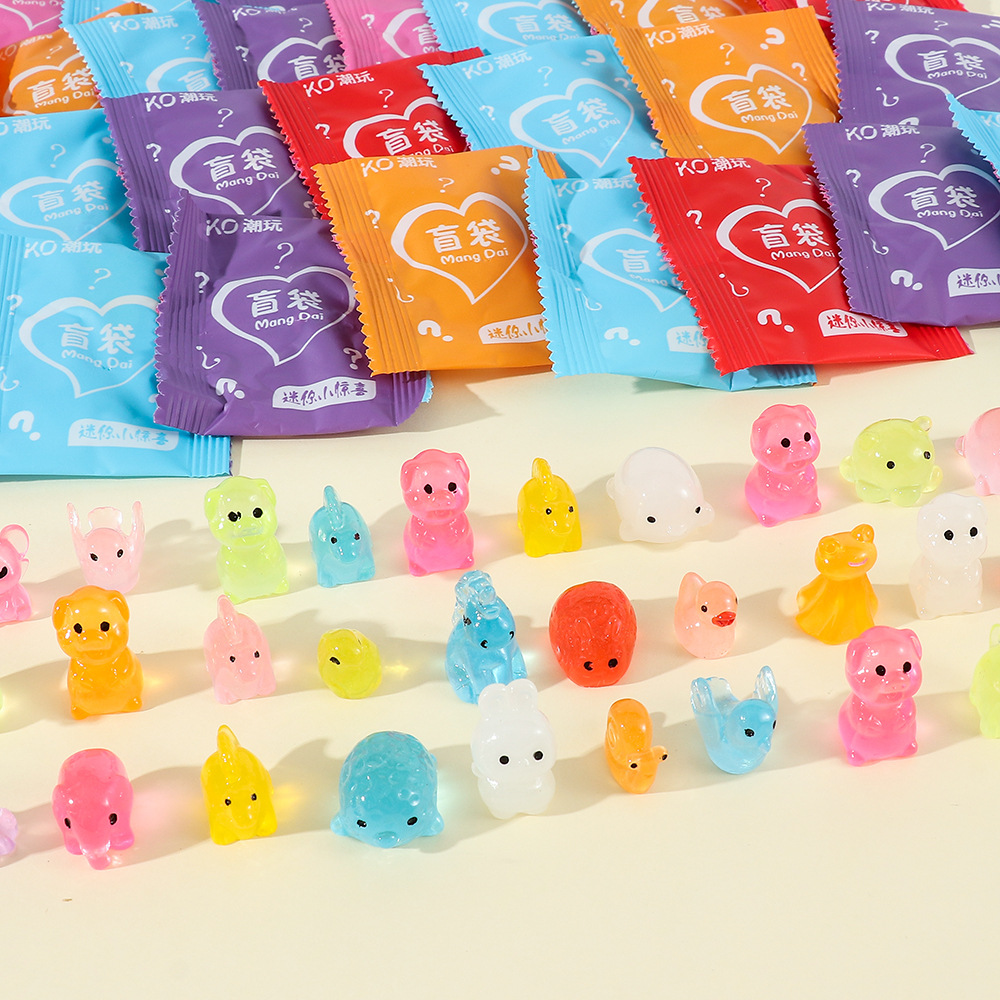 Cross-Border Popular Glow-In-The-Dark Small Animal Mixed Style Blind Bag Car Pendant Decoration Elementary School Student Prize Gift