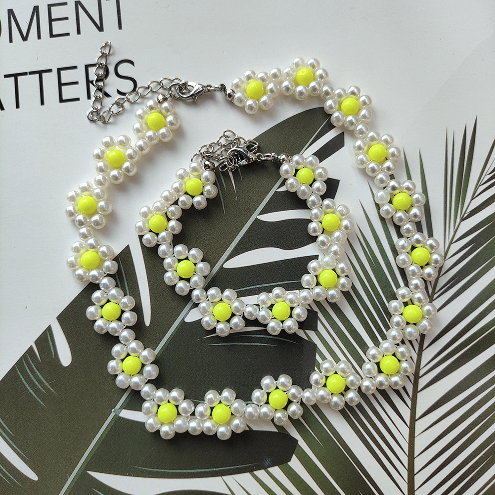 2022 Summer New Handmade Beaded Weave Pearl Creative Sunflower Pastoral Bracelet And Necklace Set display picture 3