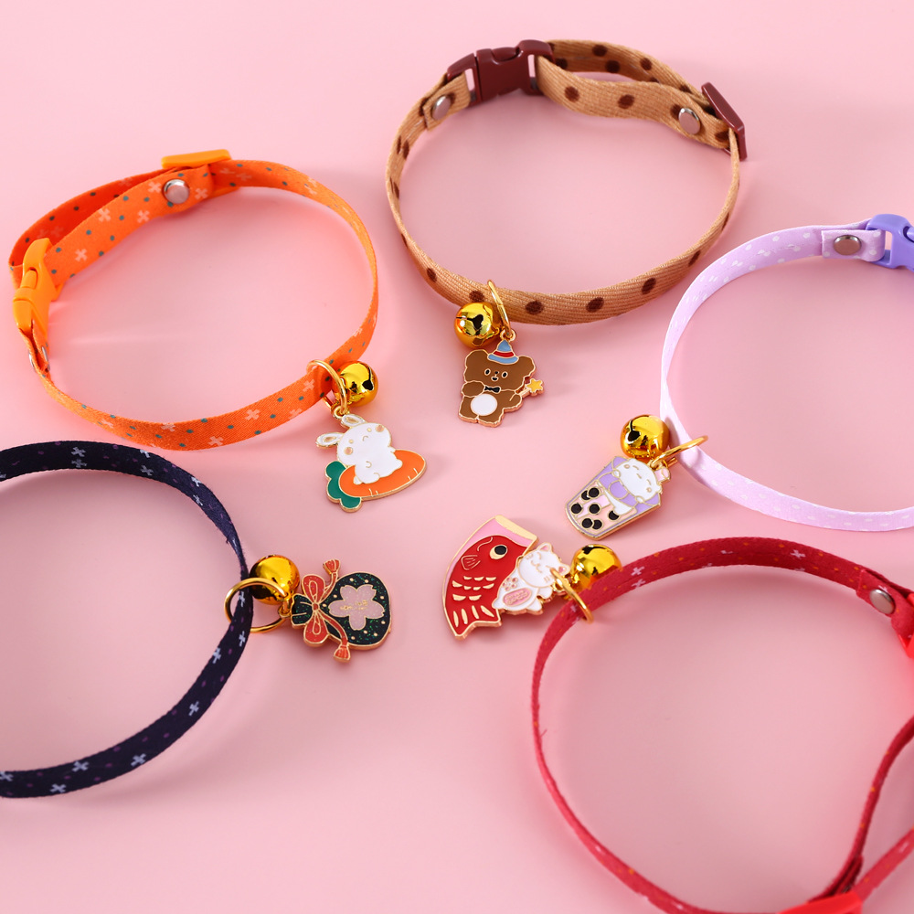 Points de onda pequeña bolsa de flores de botón campana ajustable collar de mascota gatos perros cachorros osos collares accesorios de pez de Año Nuevo