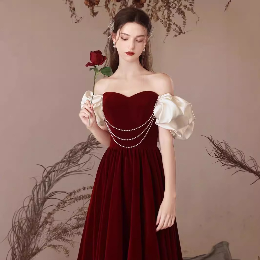 One-Shoulder Velvet Toast Dress 2026 New Style Bride Wedding Engagement Red Strapless Simple and Elegant Pearl Dress