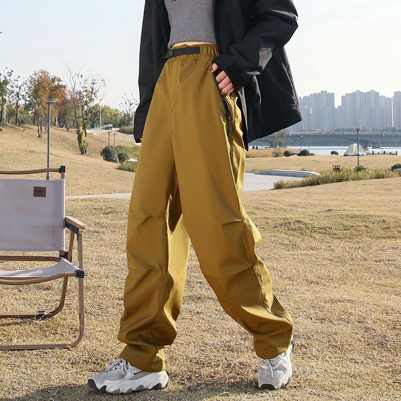 2025 otoño y invierno nuevos pantalones paracaidistas de herramientas al aire libre frescos a prueba de rociadores de agua más vello grueso pareja pantalones casuales versátiles