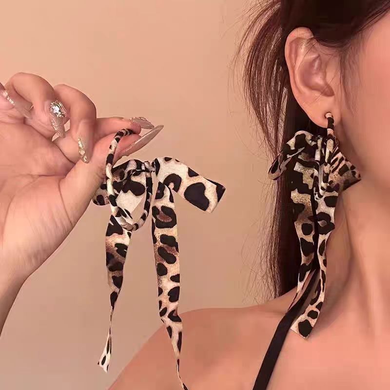 Autumn and Winter Leopard Ribbon Bow Tassel Large Circle Ear Ring Earrings Light Luxury High-end Sense Elegant plain Circle Earrings