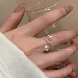 耳环;耳钉;项链