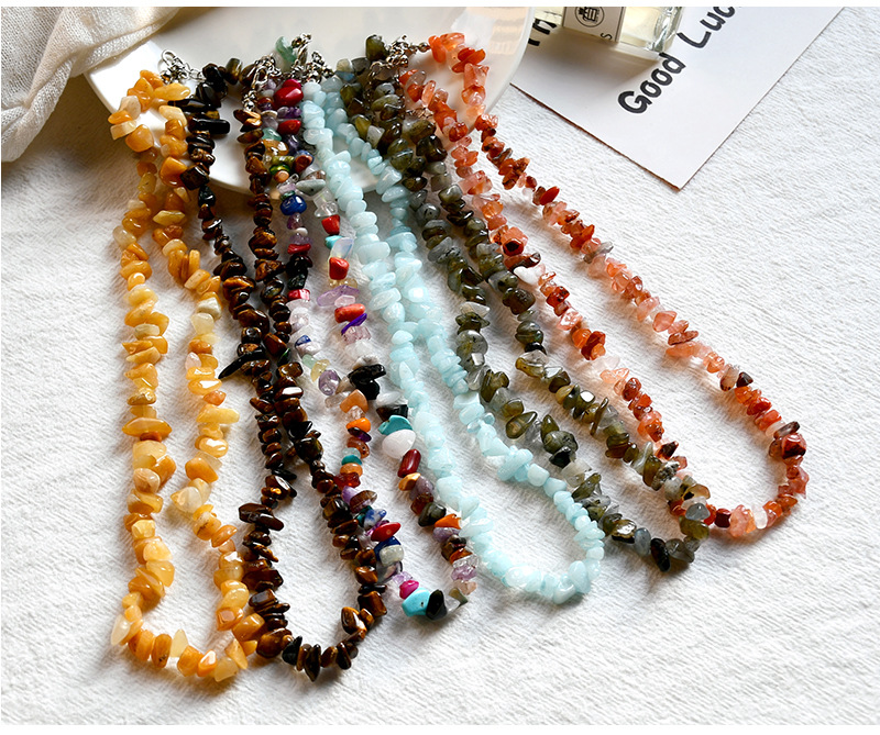 Bohemian Style Mixed Color Crystal Simple Gravel Necklace display picture 4