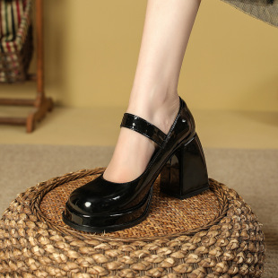 �߸�ЬŮ�ָ��͹Ŭ�����Ь��׷�ˮ̨�A�^һ�֎���ϵJK�}��СƤЬ