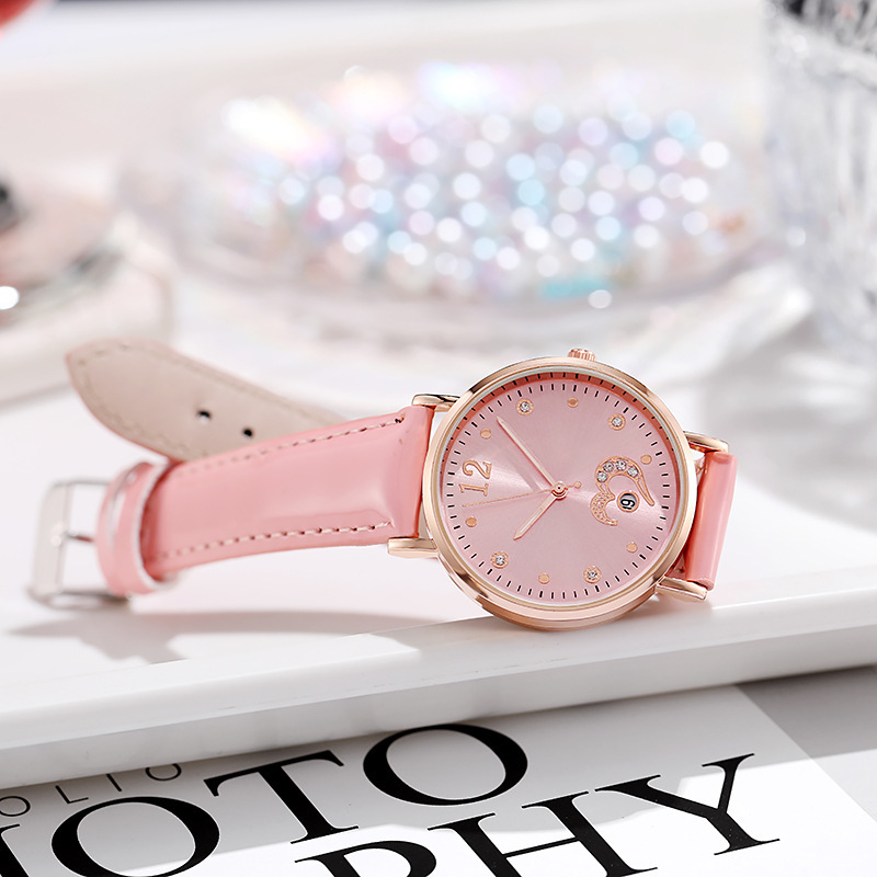 Glow Fashion Night Love Coloré Anglais Femmes Diamant Incrusté Calendrier Réseau Rouge Ventes Montre_voghion.com