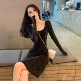 RH5552早秋新款今年流行爆款灰色连衣裙子女巨好看的小个子掐腰短