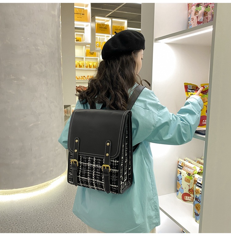 Backpack Women's 2022 New Fashion Flip Cover Backpack Schoolbag 26*13*32cm display picture 2